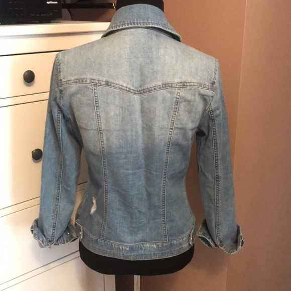 Light wash jean jacket - Picture 3 of 5